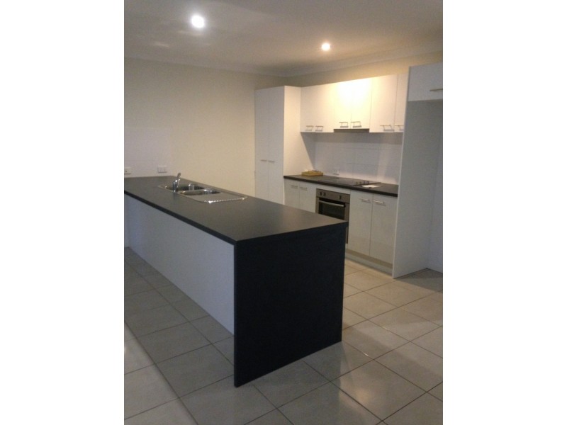 3 Alistair Street, Glenvale QLD 4350