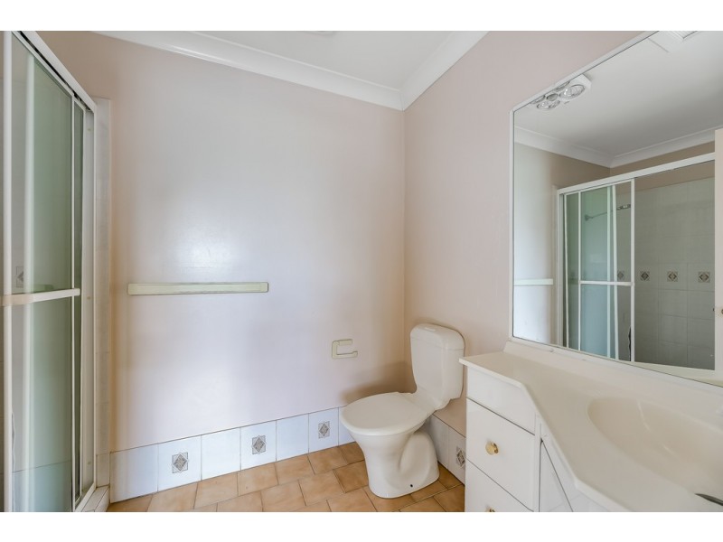 2/2-6 Roser Close, Kearneys Spring QLD 4350