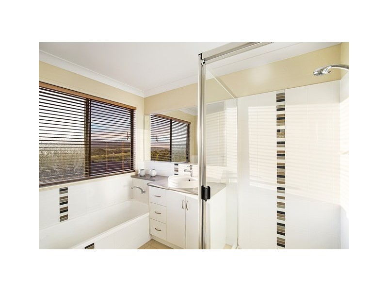 18 Beauly Drive, Top Camp QLD 4350