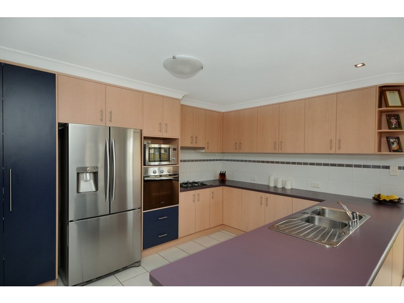 7 Banksdale Drive, Middle Ridge QLD 4350