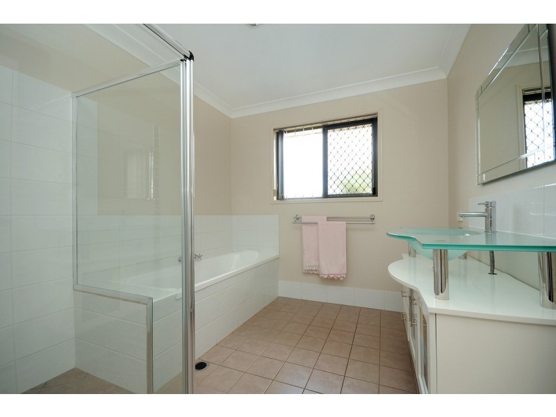 7 Banksdale Drive, Middle Ridge QLD 4350