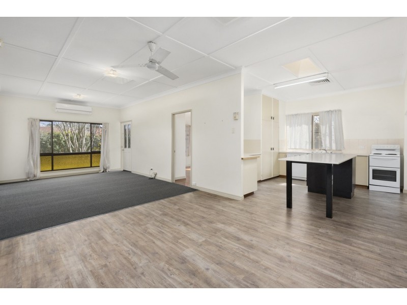 112 Drayton Road, Harristown QLD 4350