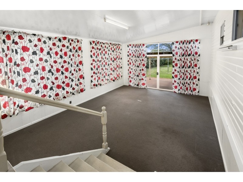 112 Drayton Road, Harristown QLD 4350