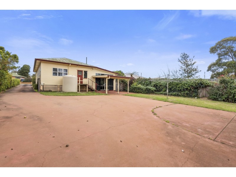 112 Drayton Road, Harristown QLD 4350