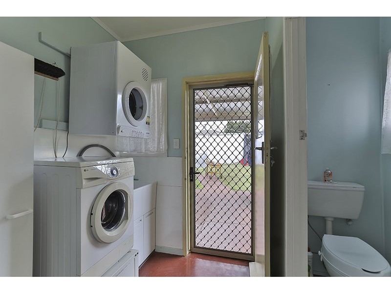 11 Berghofer Street, Rockville QLD 4350