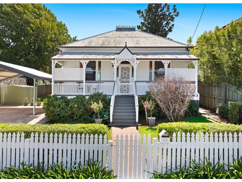 49 Alford Street, Mount Lofty QLD 4350