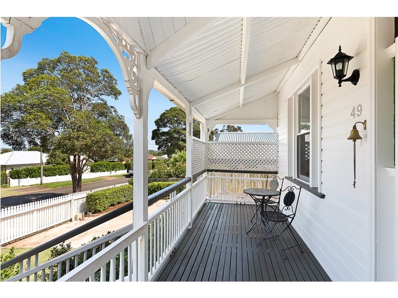 49 Alford Street, Mount Lofty QLD 4350