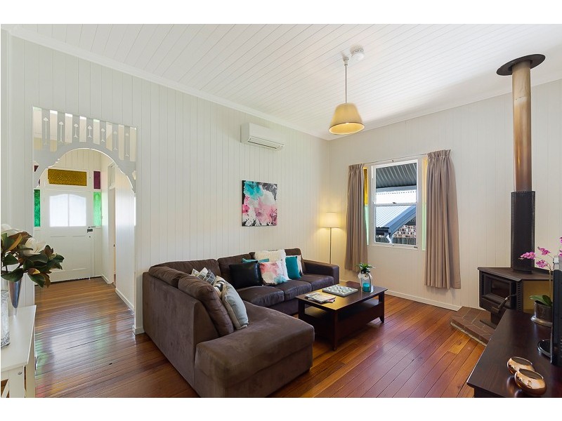 49 Alford Street, Mount Lofty QLD 4350