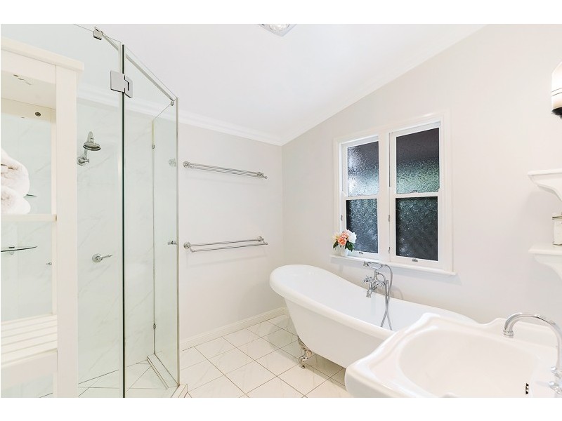 49 Alford Street, Mount Lofty QLD 4350