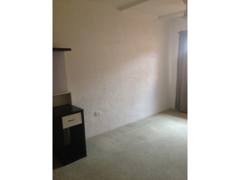 4/203 Campbell Street, Newtown QLD 4350