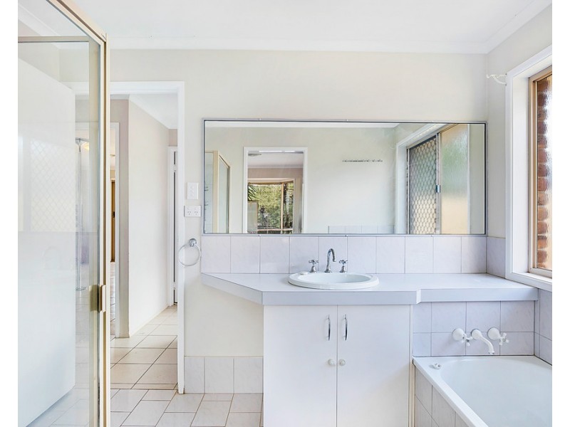 17 Byrd Court, Wilsonton QLD 4350