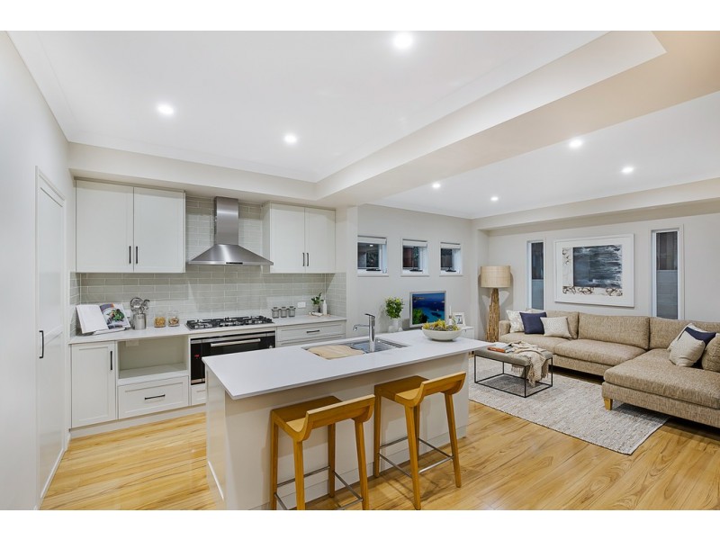 2/11B Barry Street, Mount Lofty QLD 4350