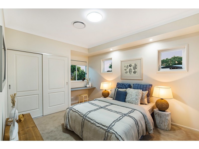 2/11B Barry Street, Mount Lofty QLD 4350