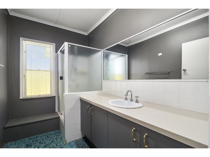10 Hillside Street, Newtown QLD 4350