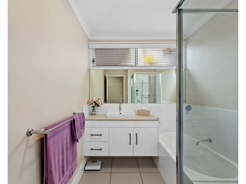 Unit 3/18 Swallow Court, Newtown QLD 4350