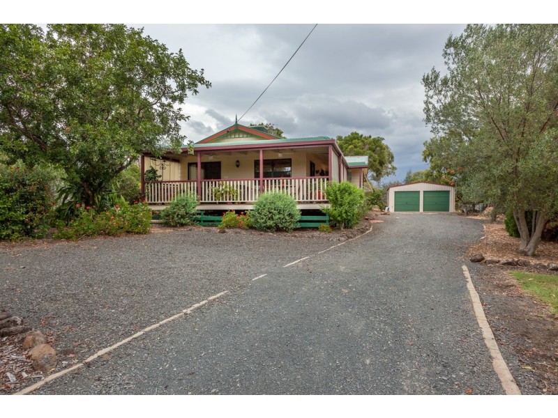 24 Claire Lee Crescent, Kingsthorpe QLD 4400