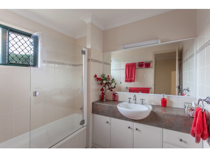 24 Claire Lee Crescent, Kingsthorpe QLD 4400