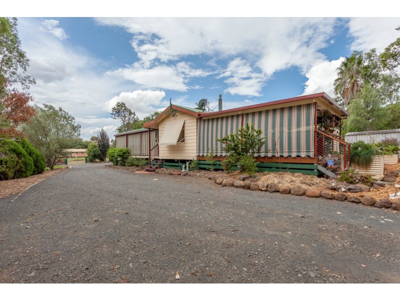 24 Claire Lee Crescent, Kingsthorpe QLD 4400