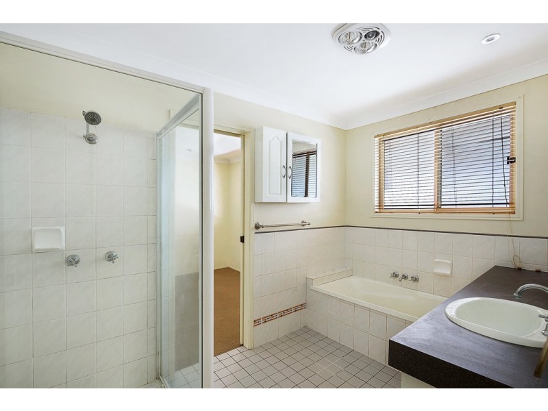 1 Baron Court, Wilsonton QLD 4350