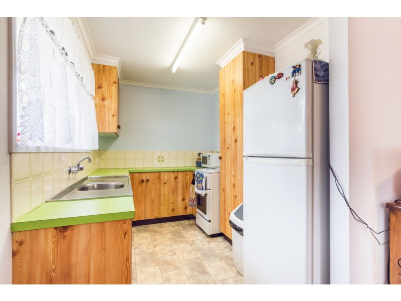 6 Camellia Court, Darling Heights QLD 4350