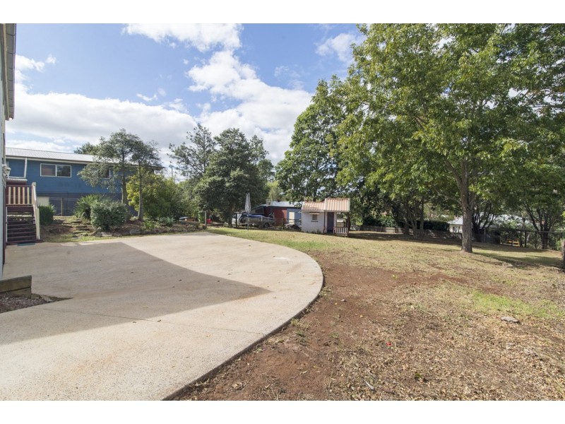 252 West Street, Kearneys Spring QLD 4350