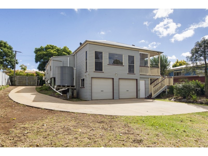 252 West Street, Kearneys Spring QLD 4350