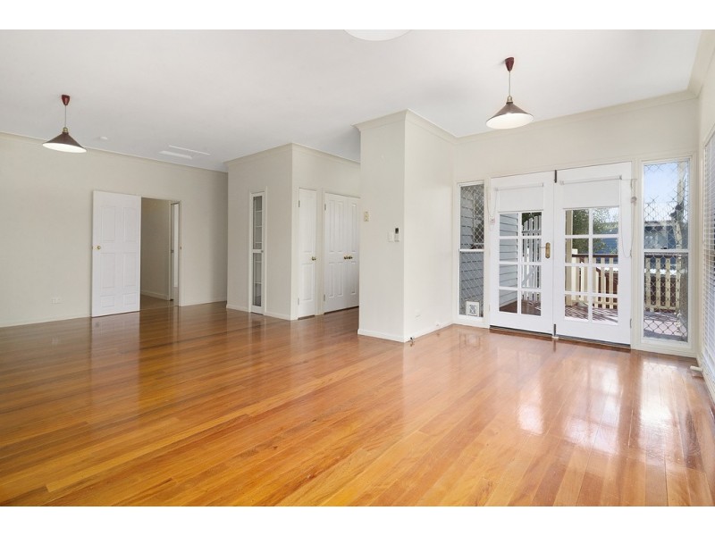 252 West Street, Kearneys Spring QLD 4350
