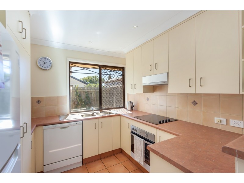 Unit 2/220 Campbell Street, Newtown QLD 4350