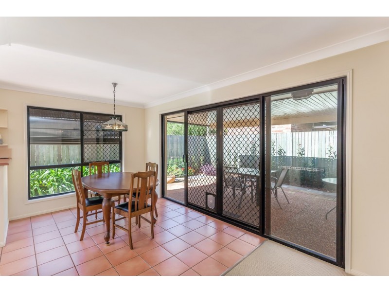 Unit 2/220 Campbell Street, Newtown QLD 4350