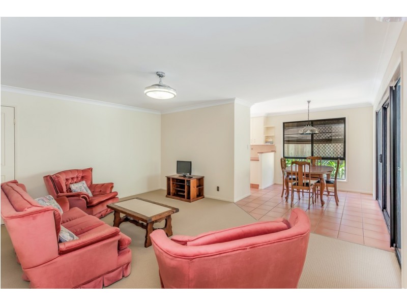 Unit 2/220 Campbell Street, Newtown QLD 4350