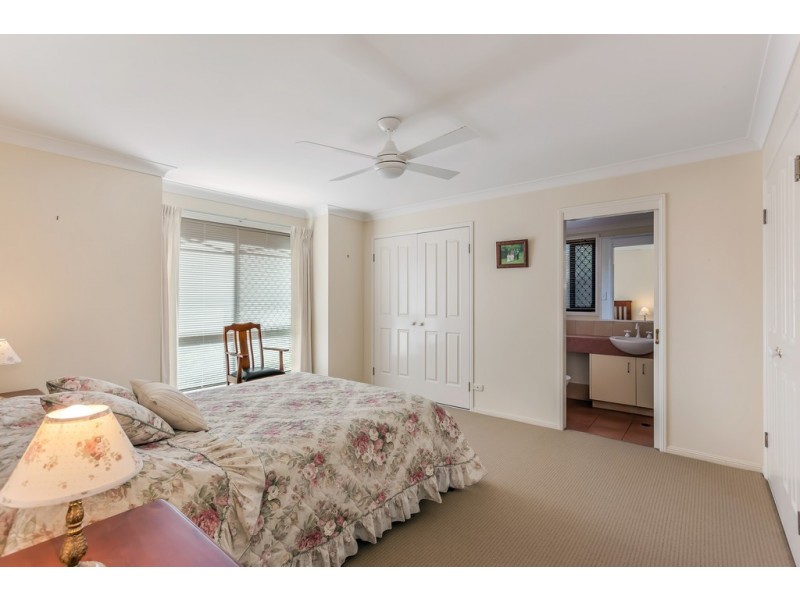 Unit 2/220 Campbell Street, Newtown QLD 4350
