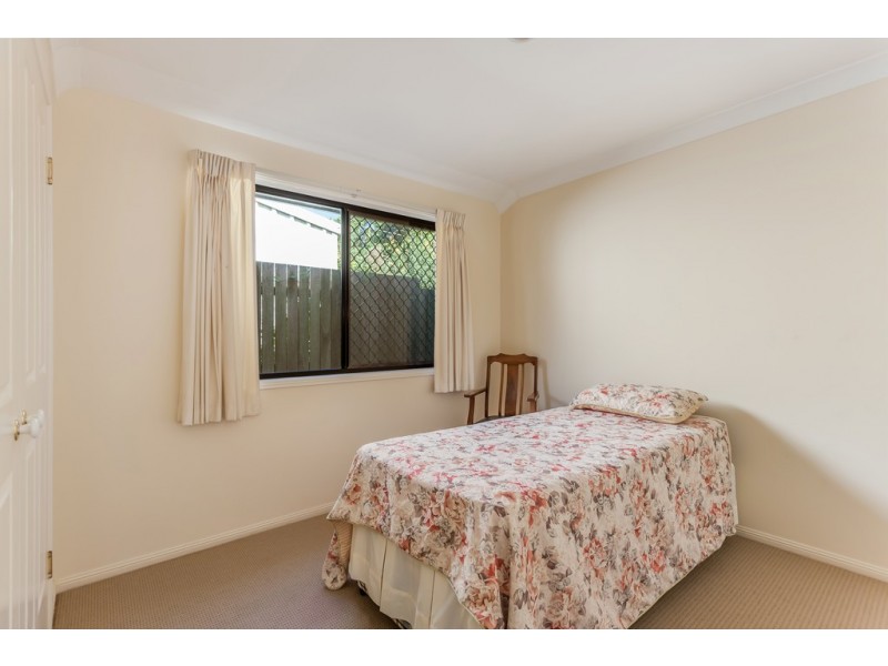 Unit 2/220 Campbell Street, Newtown QLD 4350