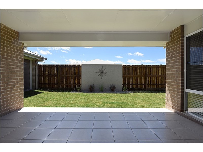 71 Entabeni Drive, Kearneys Spring QLD 4350