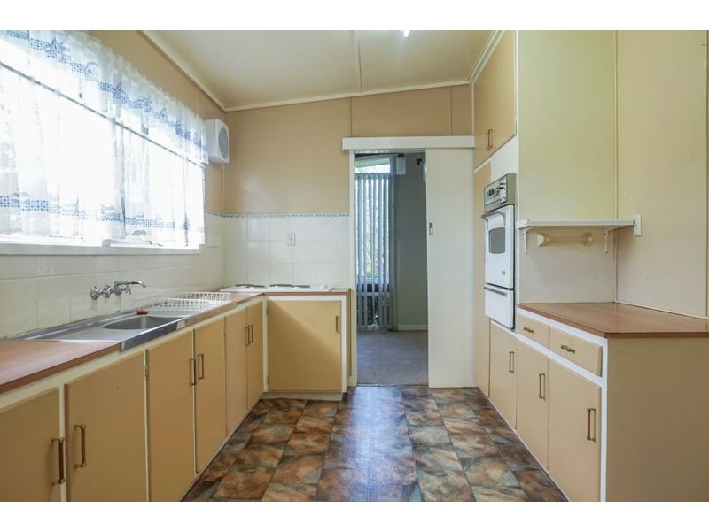 17 Talinga Street, Mount Lofty QLD 4350