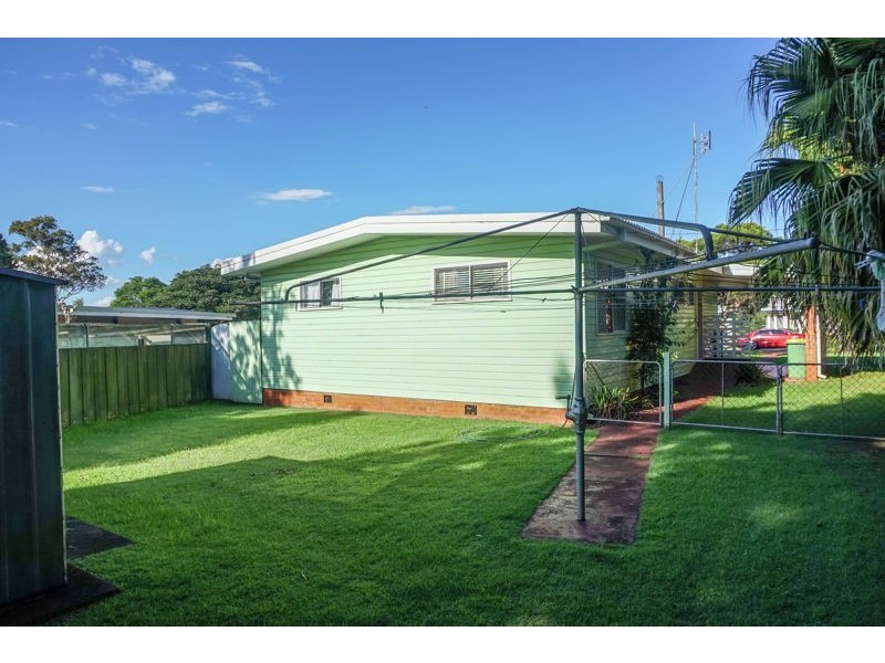 17 Talinga Street, Mount Lofty QLD 4350
