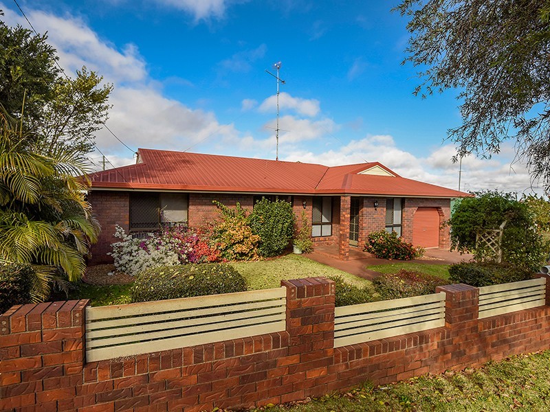 26 Banksia Street, Newtown QLD 4350