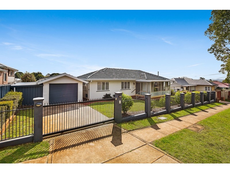 259 Geddes Street, Centenary Heights QLD 4350