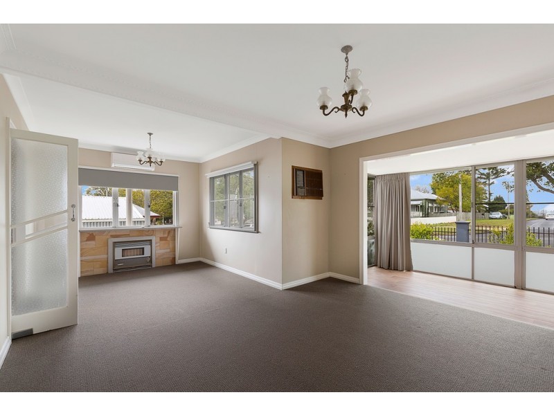 259 Geddes Street, Centenary Heights QLD 4350