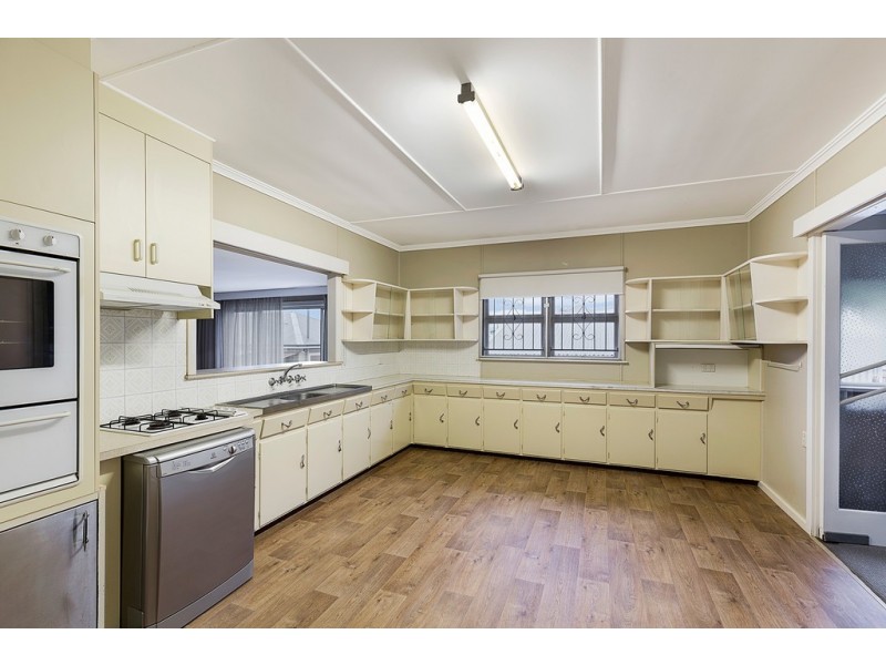 259 Geddes Street, Centenary Heights QLD 4350
