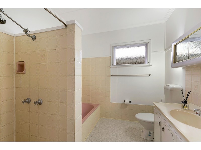 259 Geddes Street, Centenary Heights QLD 4350