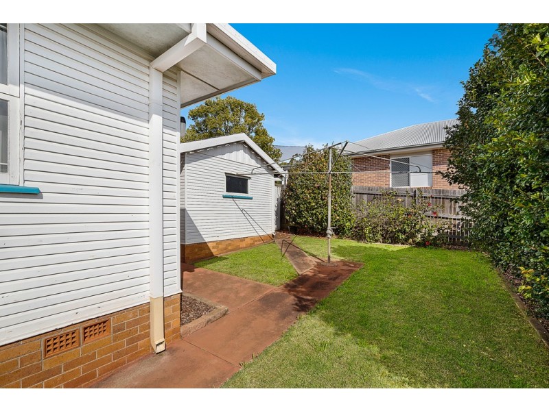 259 Geddes Street, Centenary Heights QLD 4350