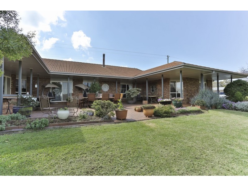 29 Cook Court, Highfields QLD 4352