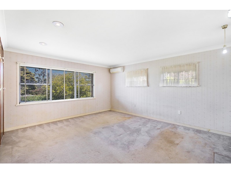 71 Mackenzie Street, Mount Lofty QLD 4350
