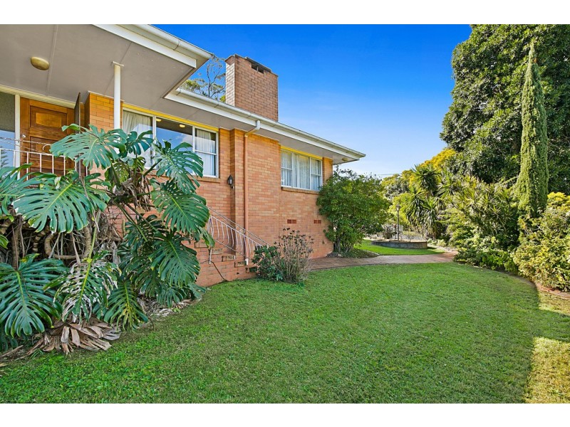 71 Mackenzie Street, Mount Lofty QLD 4350