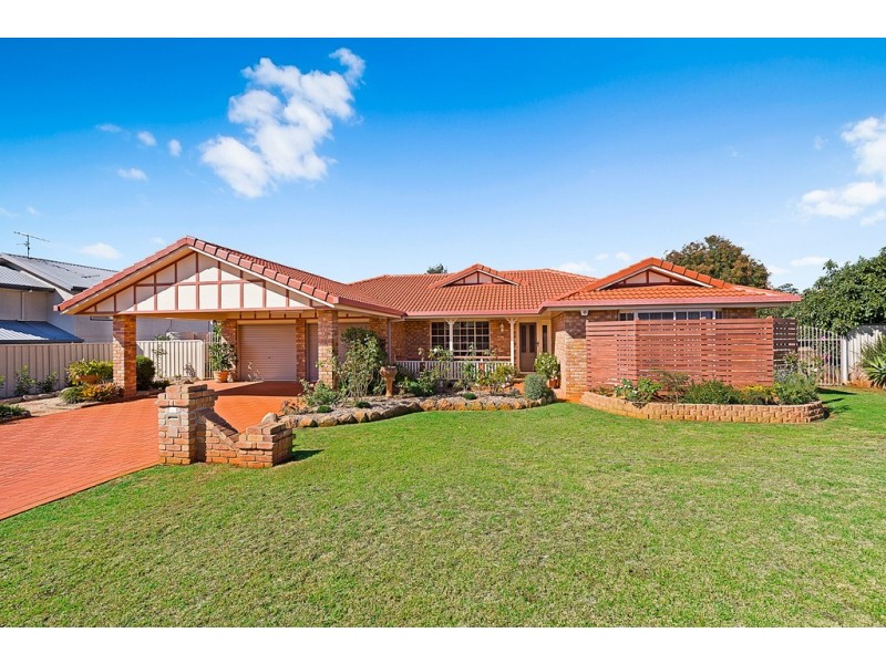 4 Sunflower Close, Middle Ridge QLD 4350