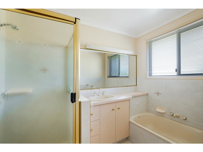 4 Sunflower Close, Middle Ridge QLD 4350