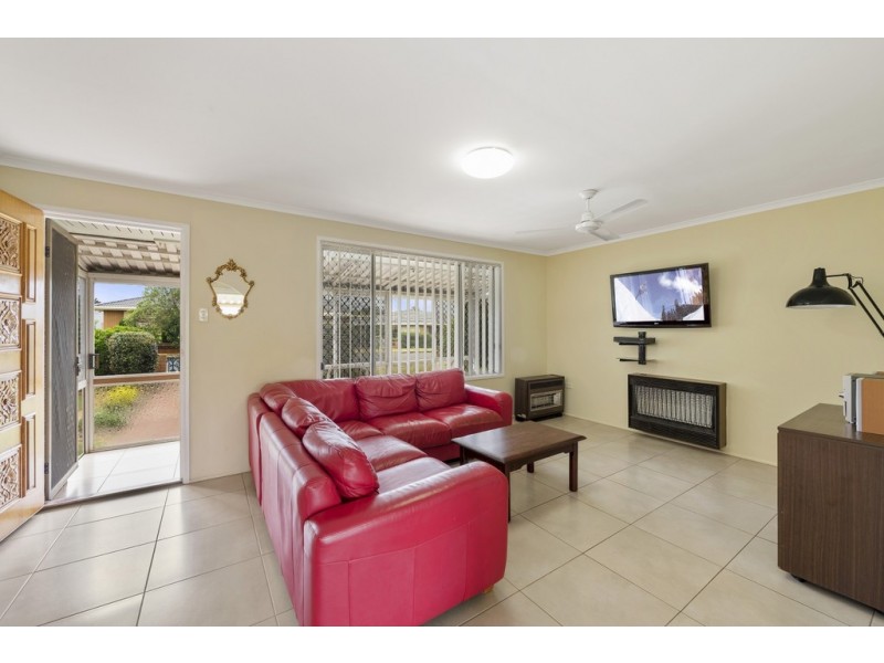 19 Sampson Street, Wilsonton QLD 4350