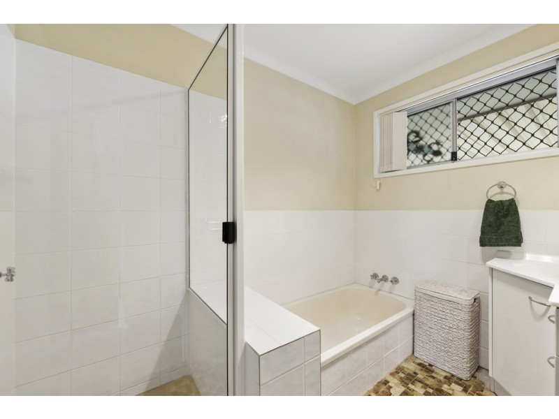 19 Sampson Street, Wilsonton QLD 4350