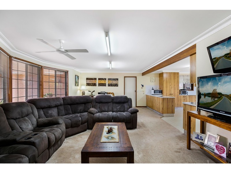 302 Greenwattle Street, Wilsonton Heights QLD 4350