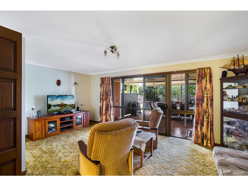 302 Greenwattle Street, Wilsonton Heights QLD 4350